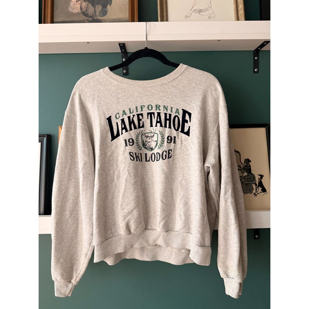 Hollister Lake Tahoe  Ski Lodge Sweatshirt Size M